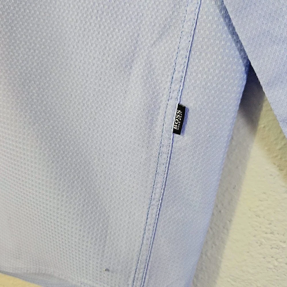BOSS MENS' LIGHT BLUE BUTTON UP DRESS  SHIRT SIZE XL